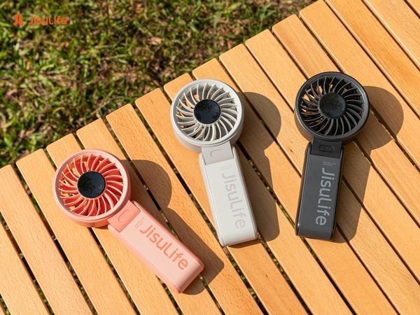 So sánh 2 quạt cầm tay tích điện và quạt cầm tay bằng pin 11 Quạt cầm tay