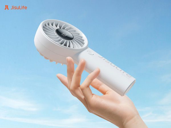 So sánh 2 quạt cầm tay tích điện và quạt cầm tay bằng pin 3 quạt cầm tay
