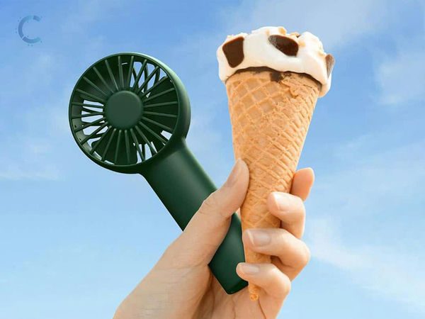 Quạt cầm tay dành cho bé sơ sinh cần có đặc điểm gì khác biệt? 4 quạt cầm tay Jisulife