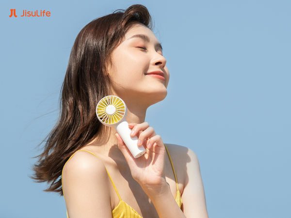 Lựa chọn quạt cầm tay trong mùa nắng nóng đỉnh điểm 1 quạt cầm tay