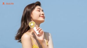 Quạt cầm tay - Người bạn đồng hành nhỏ bé nhưng vạn năng