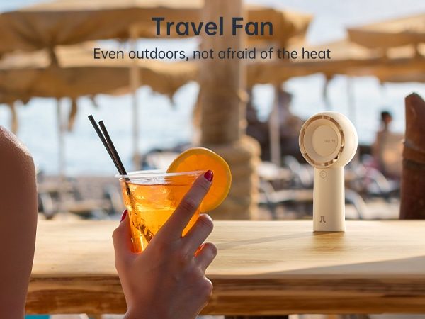 Quạt cầm tay chính hãng