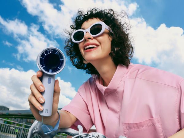 Tại sao quạt cầm tay Jisulife được dân Gen Z săn lùng? 8 Quạt cầm tay chính hãng