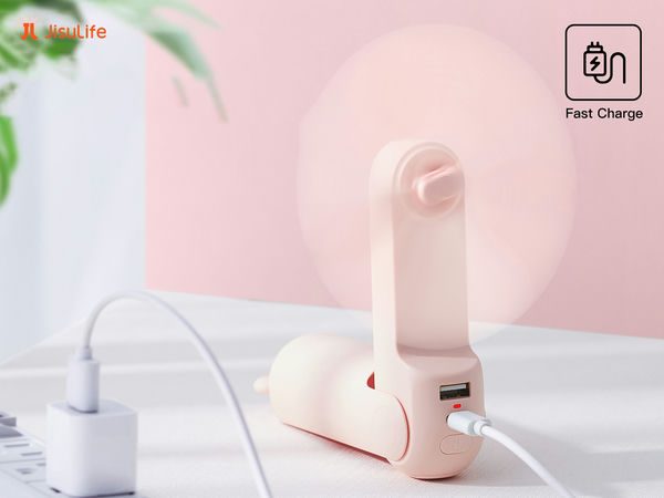 Mang quạt cầm tay theo khi đi học, đi làm: Tiện hay phiền? 5 Quạt cầm tay