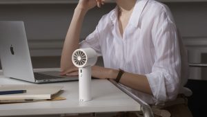 Quạt cầm tay chính hãng